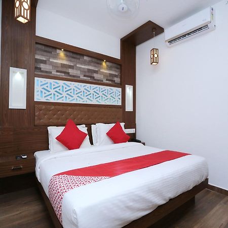 Hotel Qube Kochi Екстер'єр фото