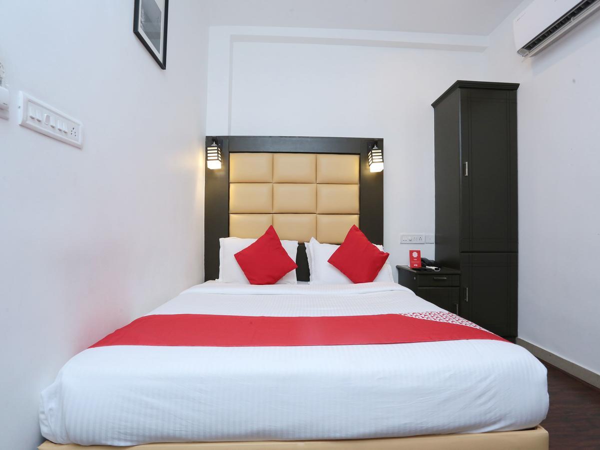 Hotel Qube Kochi Екстер'єр фото