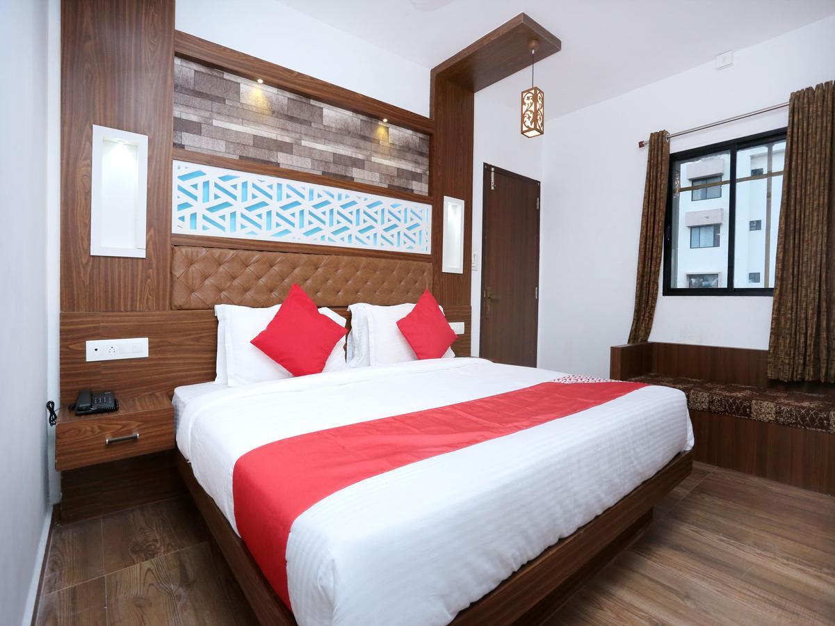 Hotel Qube Kochi Екстер'єр фото