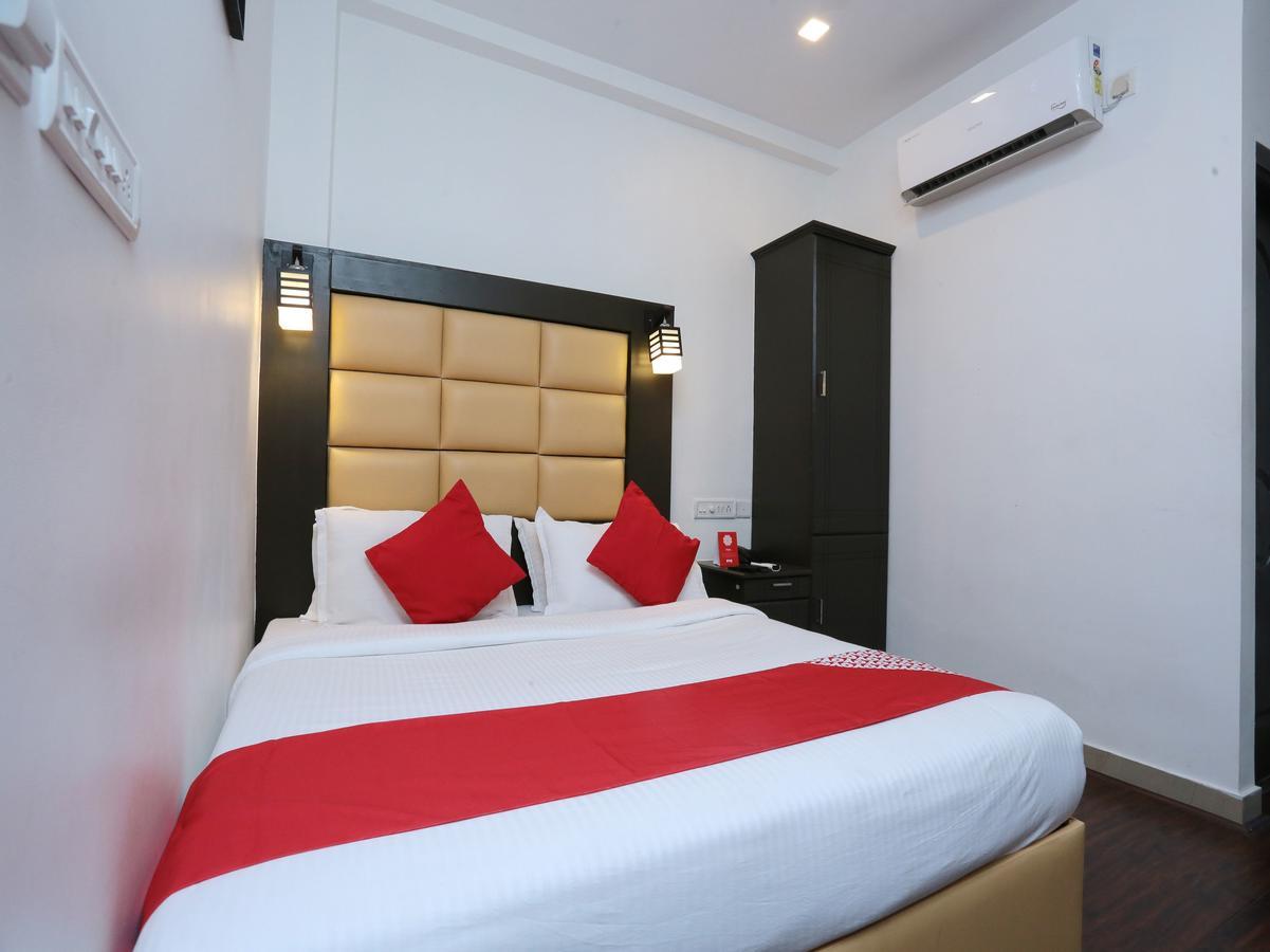 Hotel Qube Kochi Екстер'єр фото