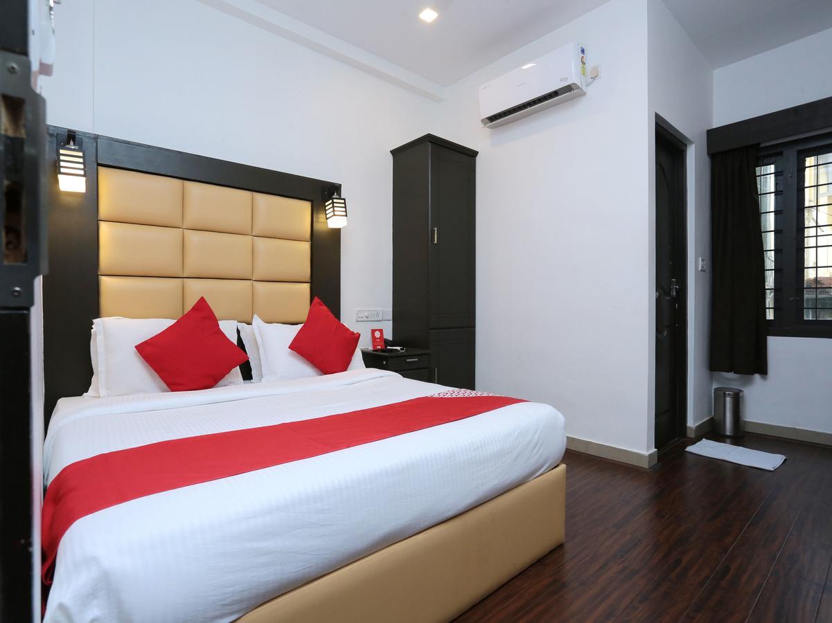 Hotel Qube Kochi Екстер'єр фото