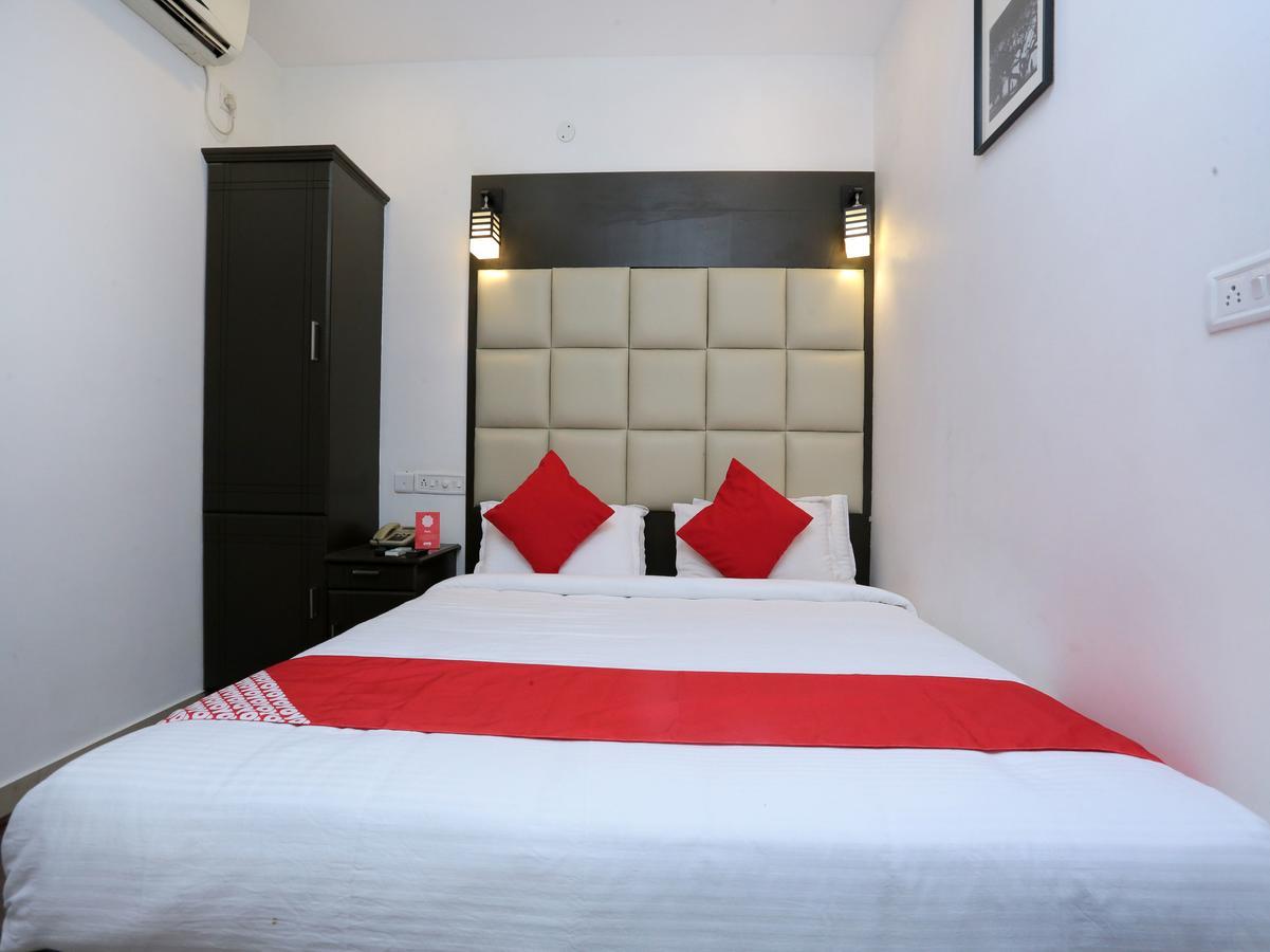 Hotel Qube Kochi Екстер'єр фото